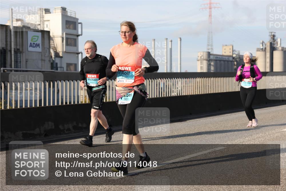 03.10.2025 - Köhlbrandbrückenlauf Lena Gebhardt http://msf.ph/oto/9114048 03.10.2025 10:17:19 Position 2 2483, 2620 meine-sportfotos.de