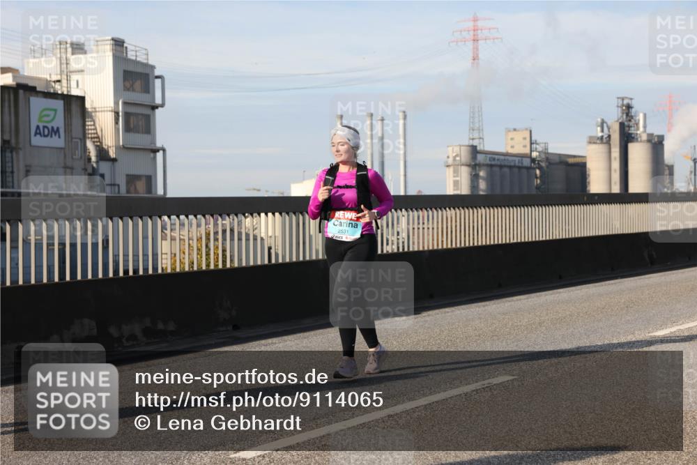 03.10.2025 - Köhlbrandbrückenlauf Lena Gebhardt http://msf.ph/oto/9114065 03.10.2025 10:17:20 Position 2 2531 meine-sportfotos.de