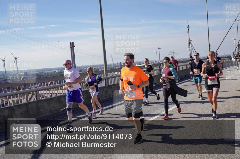 03.10.2025 - Köhlbrandbrückenlauf Michael Burmester http://msf.ph/oto/9114073 03.10.2025 12:55:43 Position 2 6237, 6199 meine-sportfotos.de