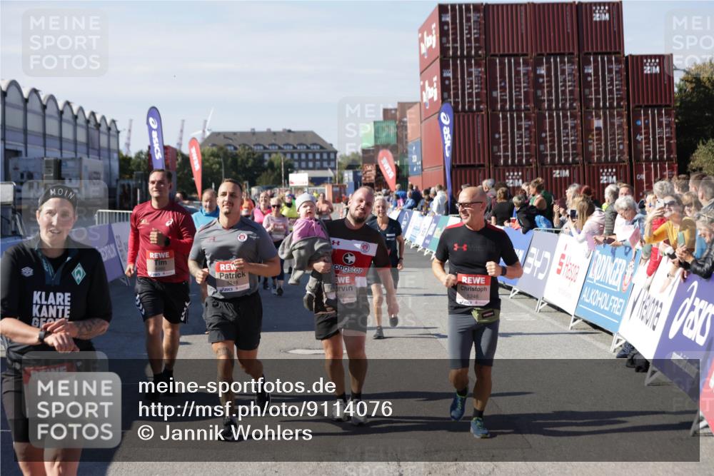 03.10.2025 - Köhlbrandbrückenlauf Jannik Wohlers http://msf.ph/oto/9114076 03.10.2025 13:32:05 Ziel 4443, 4842, 4902, 5155, 5238, 5246, 5247, 5248, 5921, 5922, 5923, 6076, 6126, 6146, 6460 meine-sportfotos.de