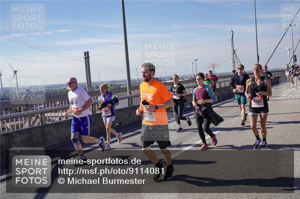 03.10.2025 - Köhlbrandbrückenlauf Michael Burmester http://msf.ph/oto/9114081 03.10.2025 12:55:43 Position 2 6237, 6199 meine-sportfotos.de