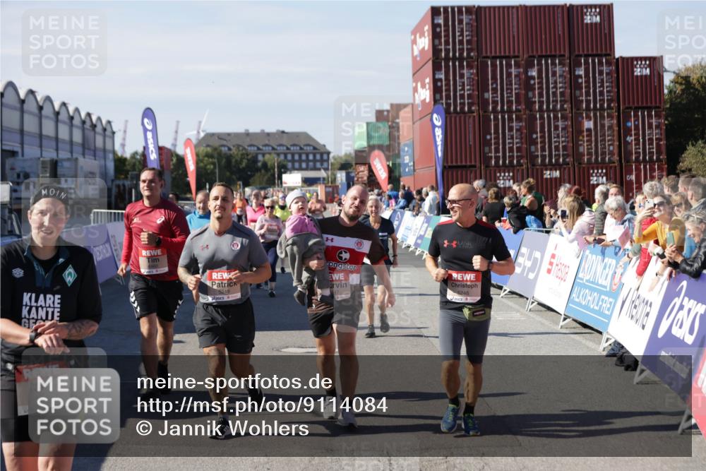 03.10.2025 - Köhlbrandbrückenlauf Jannik Wohlers http://msf.ph/oto/9114084 03.10.2025 13:32:05 Ziel 4443, 4842, 4902, 5155, 5238, 5246, 5247, 5248, 5921, 5922, 5923, 6076, 6126, 6146, 6460 meine-sportfotos.de