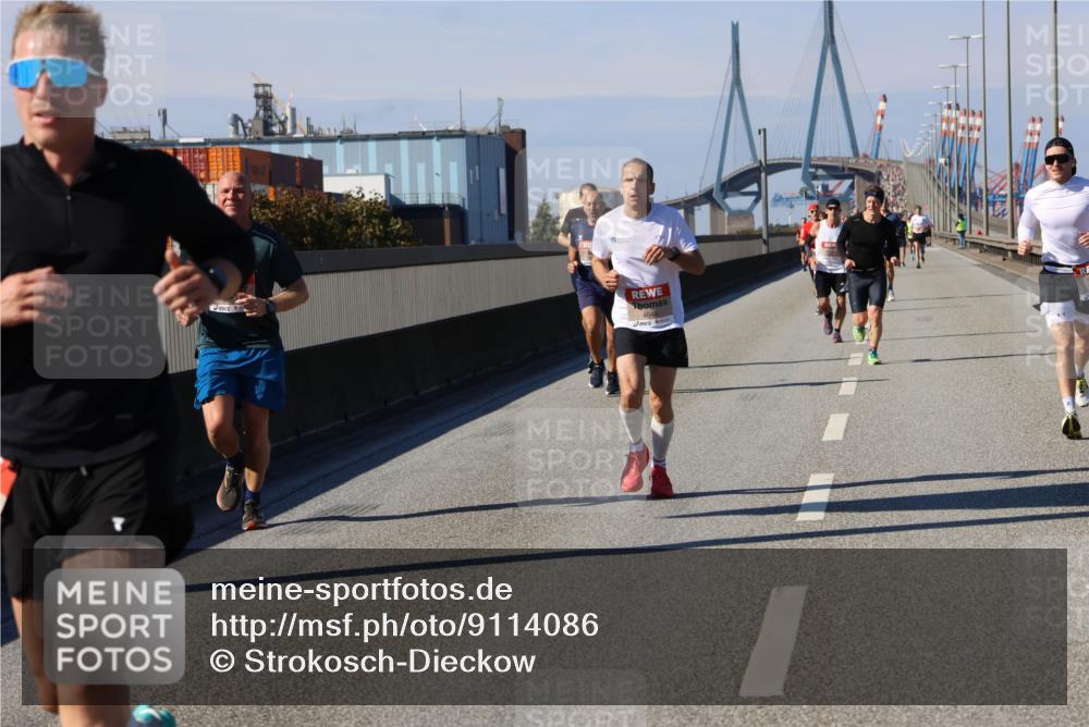03.10.2025 - Köhlbrandbrückenlauf Strokosch-Dieckow http://msf.ph/oto/9114086 03.10.2025 12:44:42 Position 3 4046, 1 meine-sportfotos.de