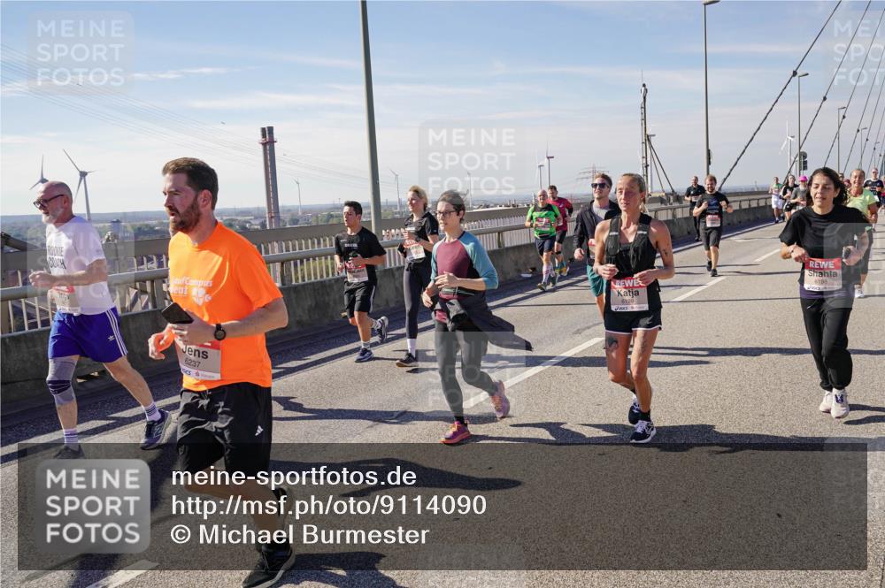 03.10.2025 - Köhlbrandbrückenlauf Michael Burmester http://msf.ph/oto/9114090 03.10.2025 12:55:44 Position 2 6237, 6199, 6198 meine-sportfotos.de