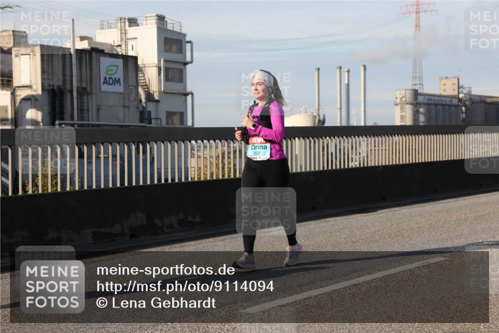 03.10.2025 - Köhlbrandbrückenlauf Lena Gebhardt http://msf.ph/oto/9114094 03.10.2025 10:17:21 Position 2 2531 meine-sportfotos.de