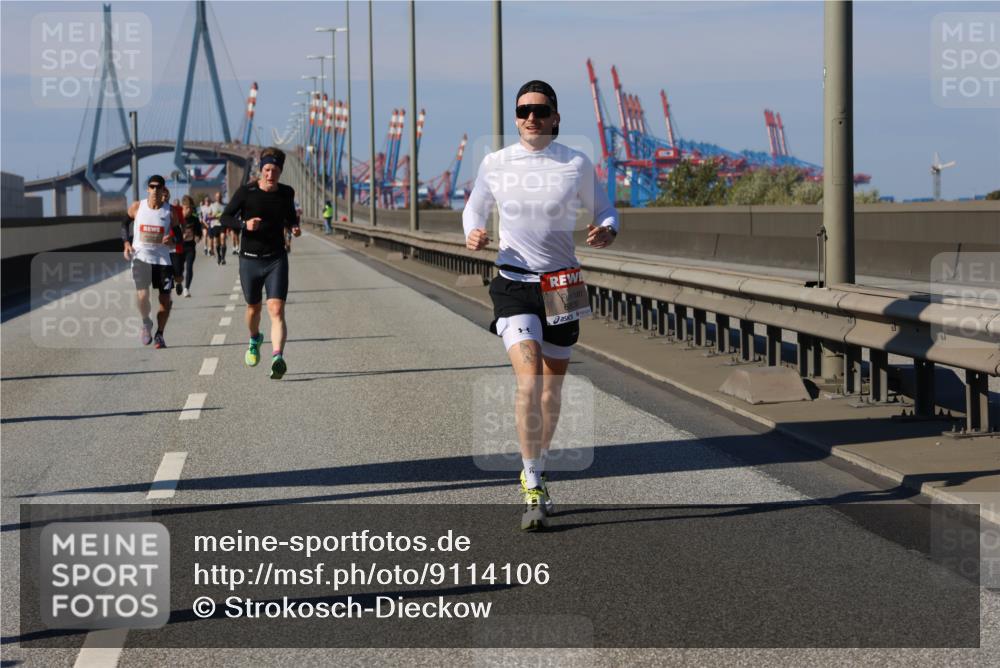 03.10.2025 - Köhlbrandbrückenlauf Strokosch-Dieckow http://msf.ph/oto/9114106 03.10.2025 12:44:44 Position 3  meine-sportfotos.de