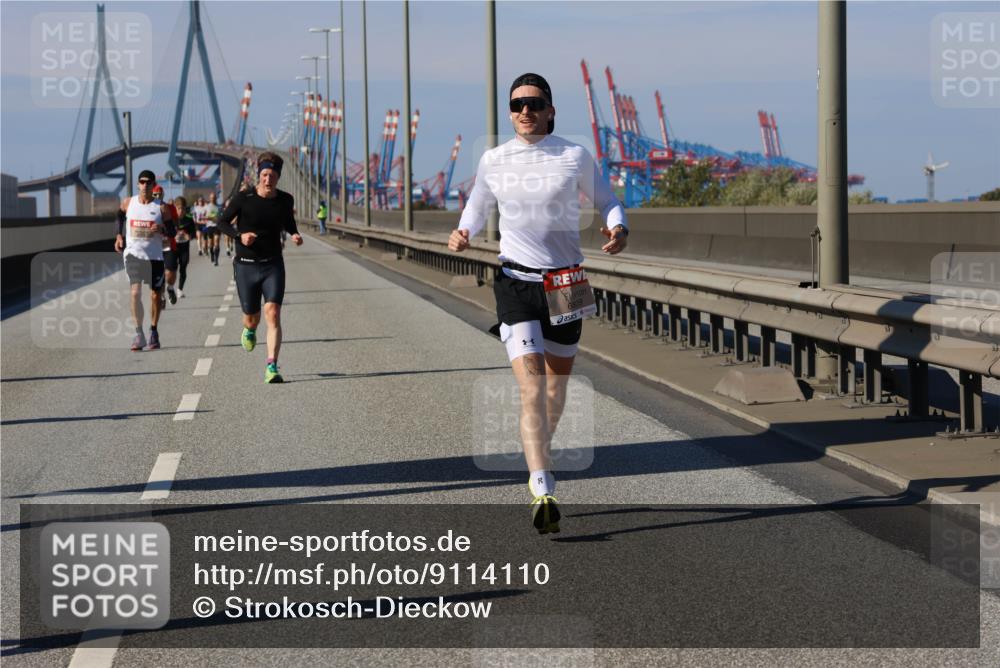 03.10.2025 - Köhlbrandbrückenlauf Strokosch-Dieckow http://msf.ph/oto/9114110 03.10.2025 12:44:44 Position 3  meine-sportfotos.de