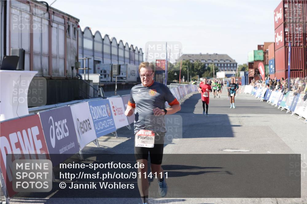 03.10.2025 - Köhlbrandbrückenlauf Jannik Wohlers http://msf.ph/oto/9114111 03.10.2025 13:01:45 Ziel 4047, 4257, 5671, 5739 meine-sportfotos.de