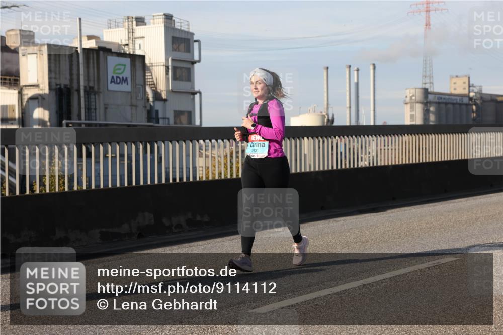 03.10.2025 - Köhlbrandbrückenlauf Lena Gebhardt http://msf.ph/oto/9114112 03.10.2025 10:17:21 Position 2 2531 meine-sportfotos.de