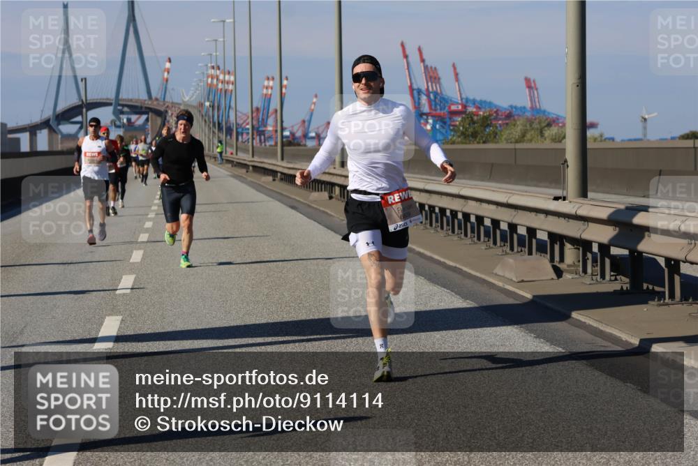03.10.2025 - Köhlbrandbrückenlauf Strokosch-Dieckow http://msf.ph/oto/9114114 03.10.2025 12:44:44 Position 3 8, 6809 meine-sportfotos.de