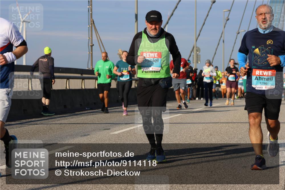 03.10.2025 - Köhlbrandbrückenlauf Strokosch-Dieckow http://msf.ph/oto/9114118 03.10.2025 09:48:51 Position 2 1674, 1296 meine-sportfotos.de