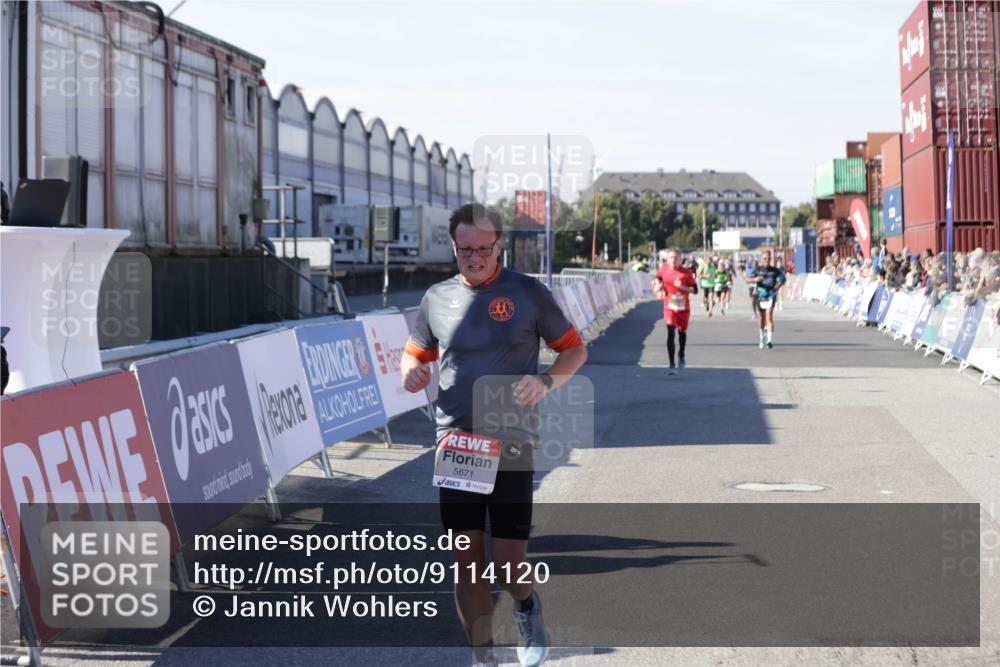 03.10.2025 - Köhlbrandbrückenlauf Jannik Wohlers http://msf.ph/oto/9114120 03.10.2025 13:01:45 Ziel 4047, 4257, 5671, 5739 meine-sportfotos.de