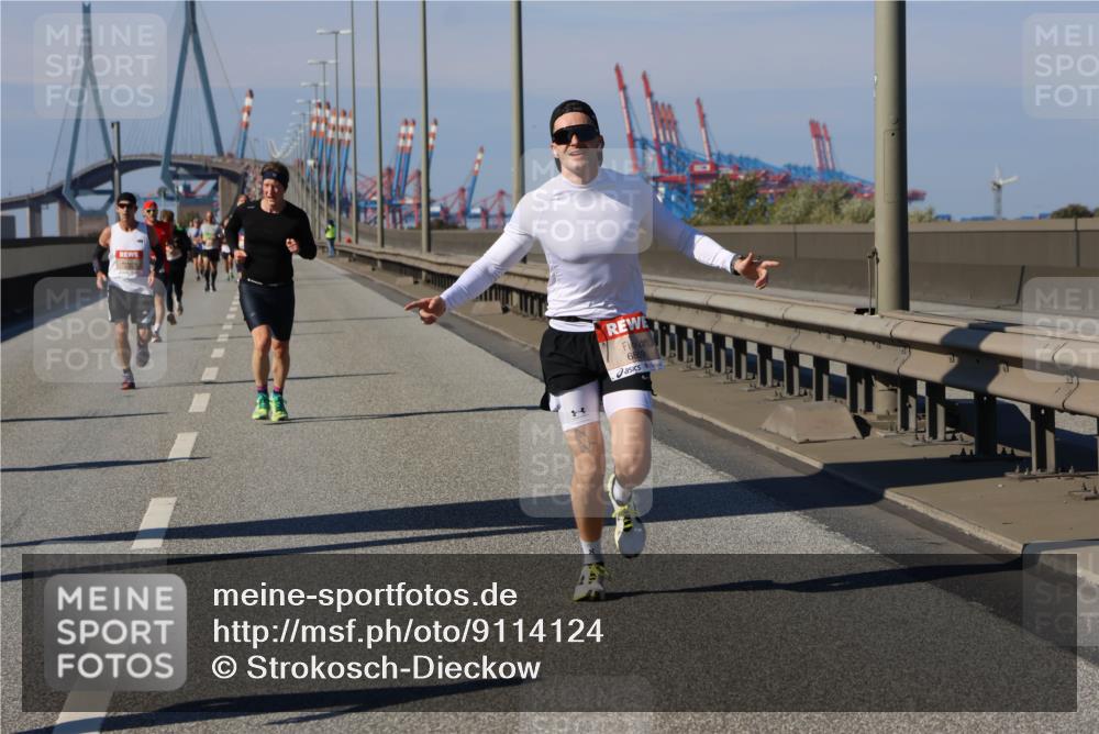 03.10.2025 - Köhlbrandbrückenlauf Strokosch-Dieckow http://msf.ph/oto/9114124 03.10.2025 12:44:44 Position 3 6809 meine-sportfotos.de