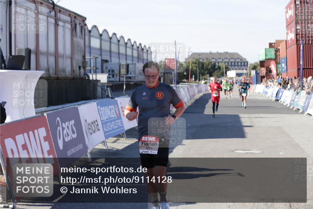 03.10.2025 - Köhlbrandbrückenlauf Jannik Wohlers http://msf.ph/oto/9114128 03.10.2025 13:01:45 Ziel 4047, 4257, 5671, 5739 meine-sportfotos.de