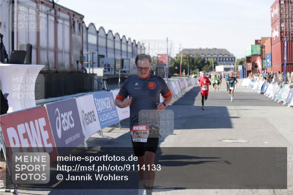 03.10.2025 - Köhlbrandbrückenlauf Jannik Wohlers http://msf.ph/oto/9114133 03.10.2025 13:01:45 Ziel 4047, 4257, 5671, 5739 meine-sportfotos.de