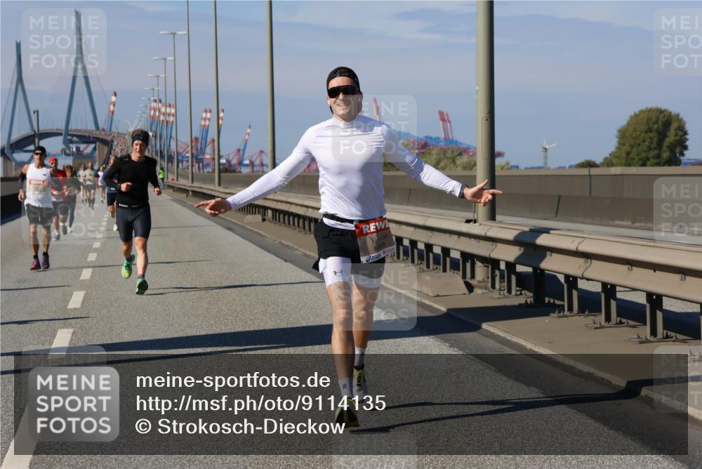 03.10.2025 - Köhlbrandbrückenlauf Strokosch-Dieckow http://msf.ph/oto/9114135 03.10.2025 12:44:44 Position 3 6809 meine-sportfotos.de