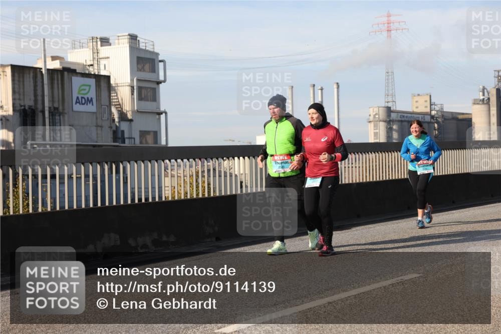 03.10.2025 - Köhlbrandbrückenlauf Lena Gebhardt http://msf.ph/oto/9114139 03.10.2025 10:17:27 Position 2  meine-sportfotos.de