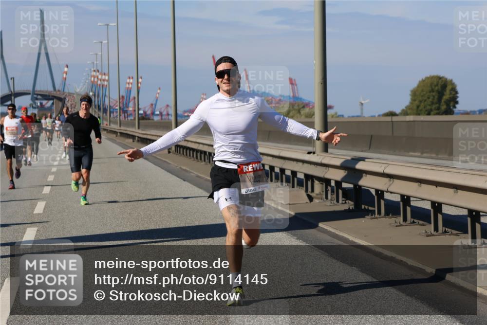 03.10.2025 - Köhlbrandbrückenlauf Strokosch-Dieckow http://msf.ph/oto/9114145 03.10.2025 12:44:45 Position 3 6809 meine-sportfotos.de