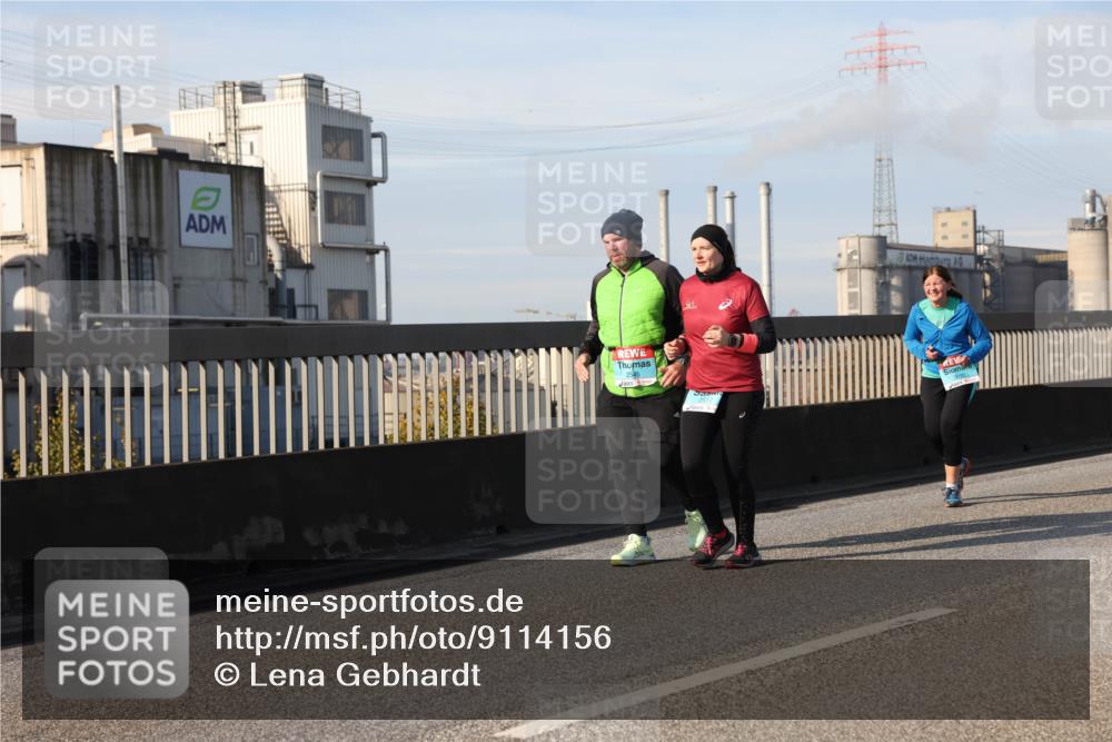 03.10.2025 - Köhlbrandbrückenlauf Lena Gebhardt http://msf.ph/oto/9114156 03.10.2025 10:17:27 Position 2 2545, 3195 meine-sportfotos.de