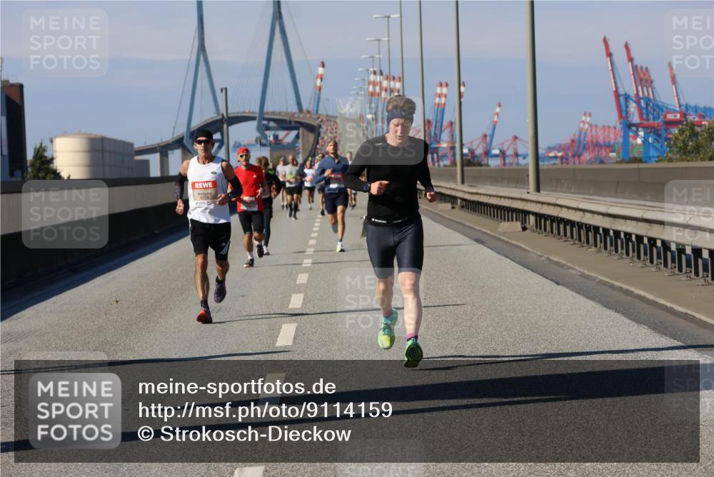 03.10.2025 - Köhlbrandbrückenlauf Strokosch-Dieckow http://msf.ph/oto/9114159 03.10.2025 12:44:46 Position 3 6718 meine-sportfotos.de