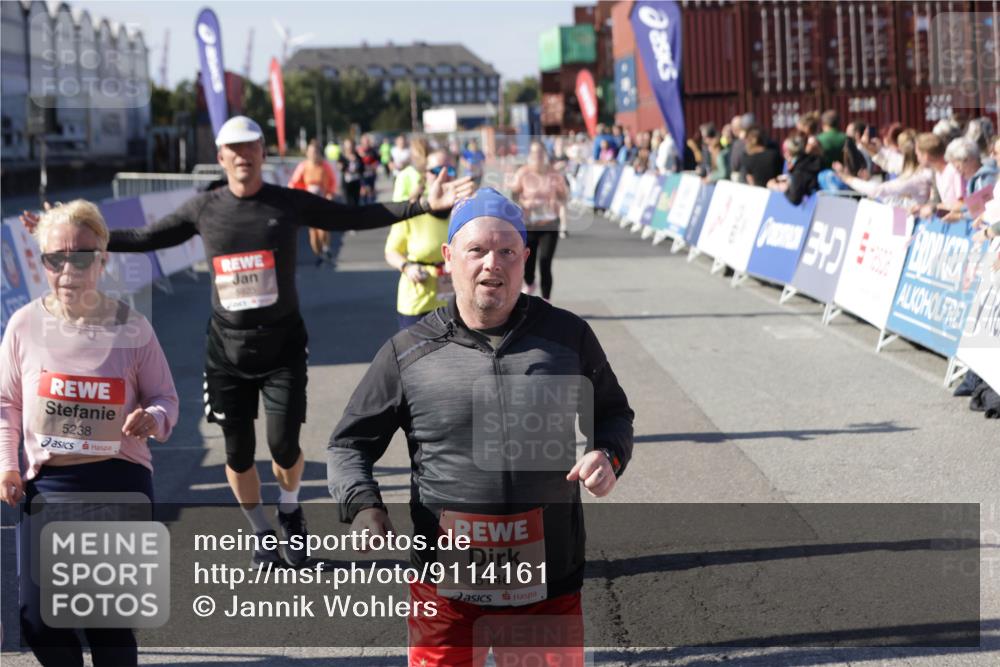 03.10.2025 - Köhlbrandbrückenlauf Jannik Wohlers http://msf.ph/oto/9114161 03.10.2025 13:32:11 Ziel 4443, 4985, 5155, 5238, 5246, 5247, 5248, 5354, 5820, 5921, 5922, 5923, 6076, 6126, 6146, 6287, 6304, 6460 meine-sportfotos.de