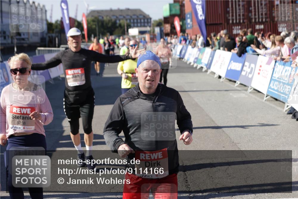 03.10.2025 - Köhlbrandbrückenlauf Jannik Wohlers http://msf.ph/oto/9114166 03.10.2025 13:32:11 Ziel 4443, 4985, 5155, 5238, 5246, 5247, 5248, 5354, 5820, 5921, 5922, 5923, 6076, 6126, 6146, 6287, 6304, 6460 meine-sportfotos.de