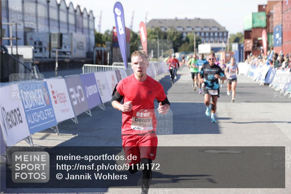 03.10.2025 - Köhlbrandbrückenlauf Jannik Wohlers http://msf.ph/oto/9114172 03.10.2025 13:01:50 Ziel 4162, 4206, 4257, 4258, 5671, 5692, 5718, 5739 meine-sportfotos.de