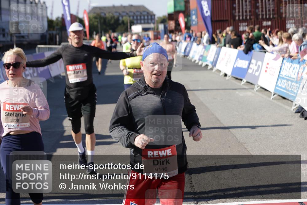 03.10.2025 - Köhlbrandbrückenlauf Jannik Wohlers http://msf.ph/oto/9114175 03.10.2025 13:32:11 Ziel 4443, 4985, 5155, 5238, 5246, 5247, 5248, 5354, 5820, 5921, 5922, 5923, 6076, 6126, 6146, 6287, 6304, 6460 meine-sportfotos.de