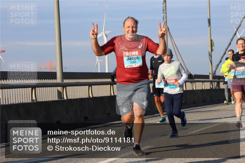 03.10.2025 - Köhlbrandbrückenlauf Strokosch-Dieckow http://msf.ph/oto/9114181 03.10.2025 09:48:58 Position 2 1388, 2841, 1169 meine-sportfotos.de