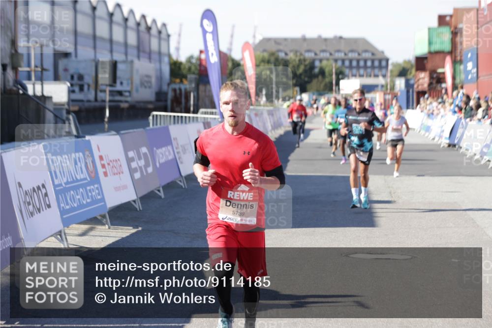 03.10.2025 - Köhlbrandbrückenlauf Jannik Wohlers http://msf.ph/oto/9114185 03.10.2025 13:01:50 Ziel 4162, 4206, 4257, 4258, 5671, 5692, 5718, 5739 meine-sportfotos.de