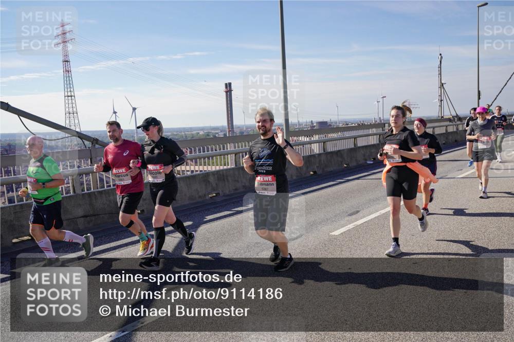 03.10.2025 - Köhlbrandbrückenlauf Michael Burmester http://msf.ph/oto/9114186 03.10.2025 12:55:48 Position 2 4680, 2025, 5387 meine-sportfotos.de