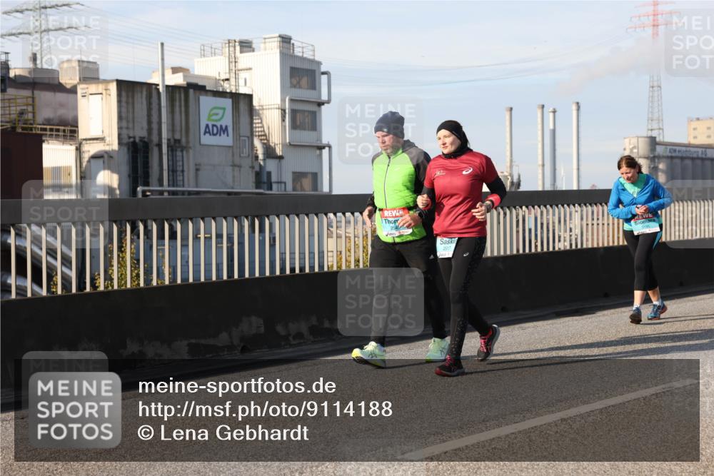 03.10.2025 - Köhlbrandbrückenlauf Lena Gebhardt http://msf.ph/oto/9114188 03.10.2025 10:17:28 Position 2 2517, 3195, 40 meine-sportfotos.de