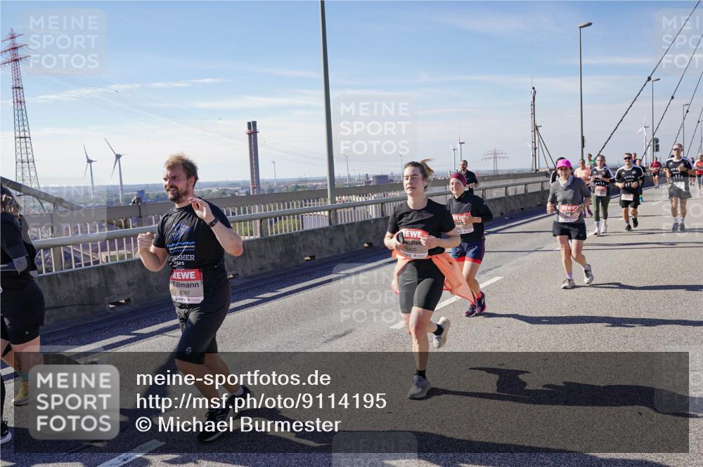 03.10.2025 - Köhlbrandbrückenlauf Michael Burmester http://msf.ph/oto/9114195 03.10.2025 12:55:49 Position 2 2025, 5387, 5400 meine-sportfotos.de