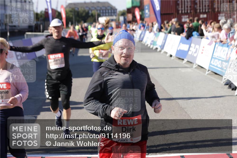 03.10.2025 - Köhlbrandbrückenlauf Jannik Wohlers http://msf.ph/oto/9114196 03.10.2025 13:32:11 Ziel 4443, 4985, 5155, 5238, 5246, 5247, 5248, 5354, 5820, 5921, 5922, 5923, 6076, 6126, 6146, 6287, 6304, 6460 meine-sportfotos.de