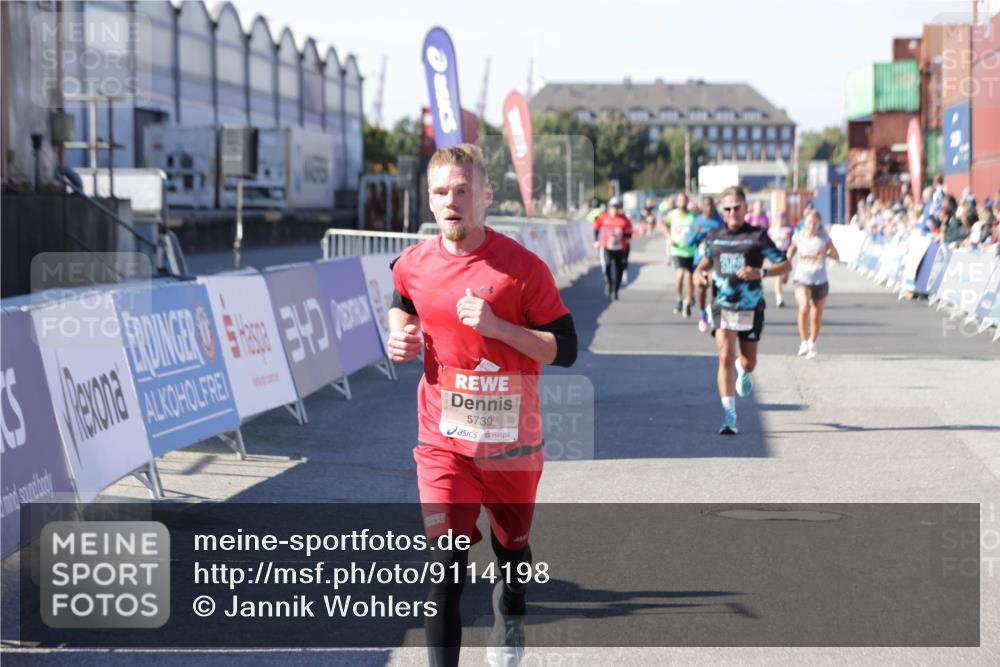 03.10.2025 - Köhlbrandbrückenlauf Jannik Wohlers http://msf.ph/oto/9114198 03.10.2025 13:01:50 Ziel 4162, 4206, 4257, 4258, 5671, 5692, 5718, 5739 meine-sportfotos.de