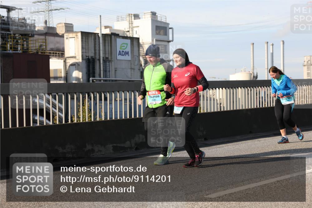 03.10.2025 - Köhlbrandbrückenlauf Lena Gebhardt http://msf.ph/oto/9114201 03.10.2025 10:17:28 Position 2 2545, 2517, 3195 meine-sportfotos.de