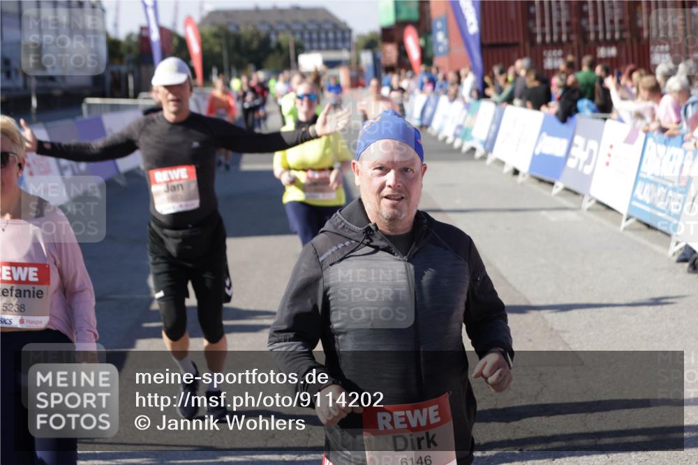 03.10.2025 - Köhlbrandbrückenlauf Jannik Wohlers http://msf.ph/oto/9114202 03.10.2025 13:32:11 Ziel 4443, 4985, 5155, 5238, 5246, 5247, 5248, 5354, 5820, 5921, 5922, 5923, 6076, 6126, 6146, 6287, 6304, 6460 meine-sportfotos.de