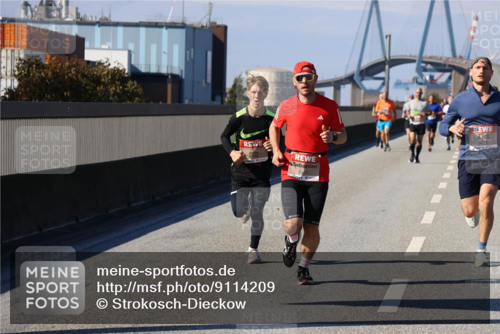 03.10.2025 - Köhlbrandbrückenlauf Strokosch-Dieckow http://msf.ph/oto/9114209 03.10.2025 12:44:53 Position 3 6715, 6611, 4518 meine-sportfotos.de