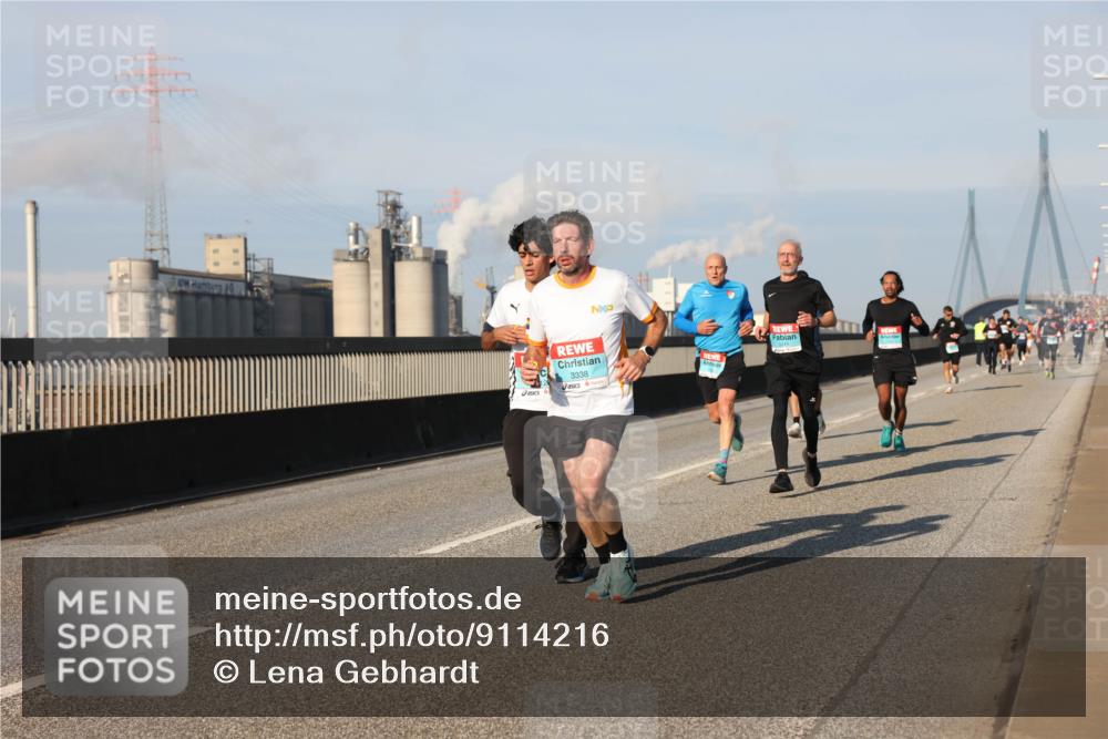 03.10.2025 - Köhlbrandbrückenlauf Lena Gebhardt http://msf.ph/oto/9114216 03.10.2025 09:43:07 Position 2 3338 meine-sportfotos.de
