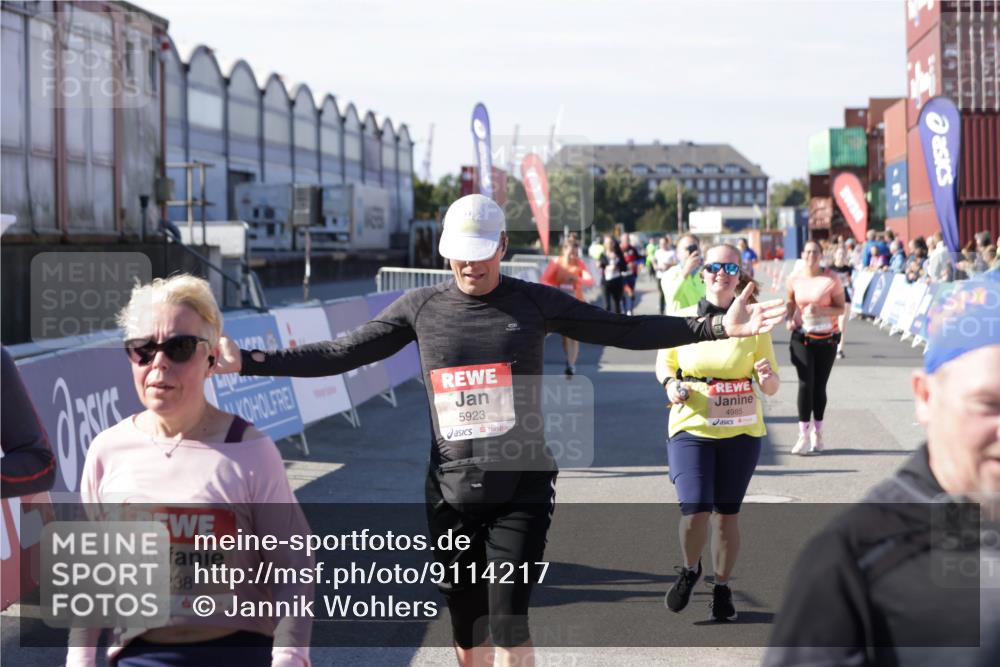 03.10.2025 - Köhlbrandbrückenlauf Jannik Wohlers http://msf.ph/oto/9114217 03.10.2025 13:32:12 Ziel 4443, 4985, 5155, 5238, 5246, 5247, 5248, 5354, 5820, 5921, 5922, 5923, 6126, 6146, 6287, 6304, 6460 meine-sportfotos.de