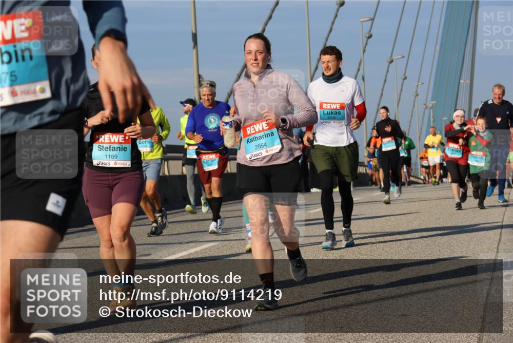 03.10.2025 - Köhlbrandbrückenlauf Strokosch-Dieckow http://msf.ph/oto/9114219 03.10.2025 09:49:00 Position 2 875, 54, 1169, 1768, 2054, 3208 meine-sportfotos.de