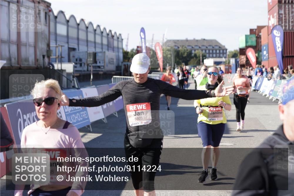 03.10.2025 - Köhlbrandbrückenlauf Jannik Wohlers http://msf.ph/oto/9114224 03.10.2025 13:32:12 Ziel 4443, 4985, 5155, 5238, 5246, 5247, 5248, 5354, 5820, 5921, 5922, 5923, 6126, 6146, 6287, 6304, 6460 meine-sportfotos.de