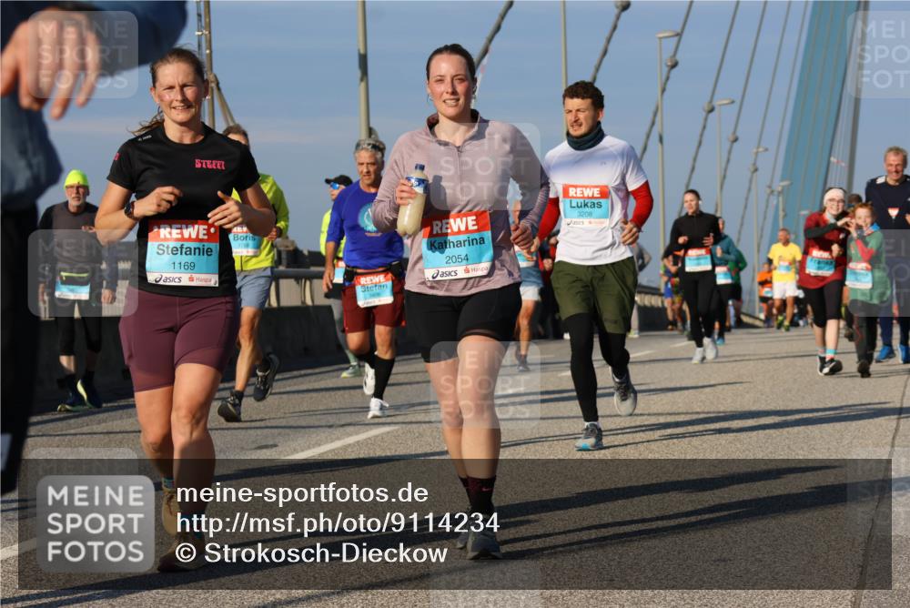 03.10.2025 - Köhlbrandbrückenlauf Strokosch-Dieckow http://msf.ph/oto/9114234 03.10.2025 09:49:00 Position 2 1169, 1768, 2054, 3406, 3208 meine-sportfotos.de