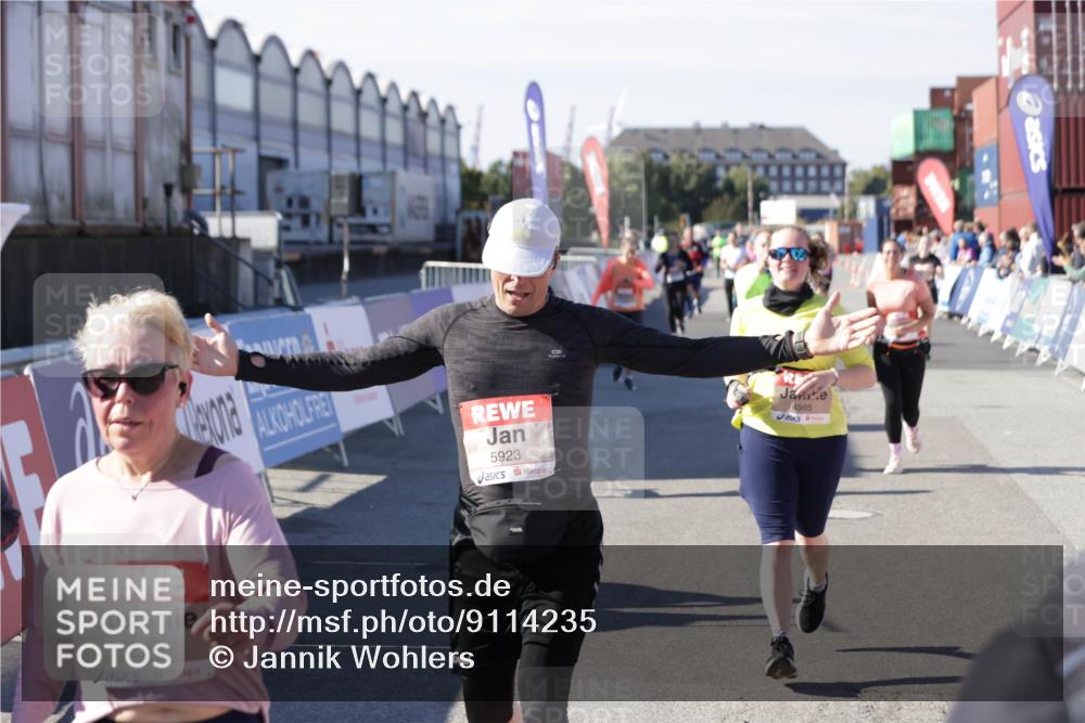 03.10.2025 - Köhlbrandbrückenlauf Jannik Wohlers http://msf.ph/oto/9114235 03.10.2025 13:32:12 Ziel 4443, 4985, 5155, 5238, 5246, 5247, 5248, 5354, 5820, 5921, 5922, 5923, 6126, 6146, 6287, 6304, 6460 meine-sportfotos.de