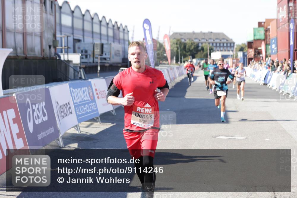 03.10.2025 - Köhlbrandbrückenlauf Jannik Wohlers http://msf.ph/oto/9114246 03.10.2025 13:01:50 Ziel 4162, 4206, 4257, 4258, 5671, 5692, 5718, 5739 meine-sportfotos.de