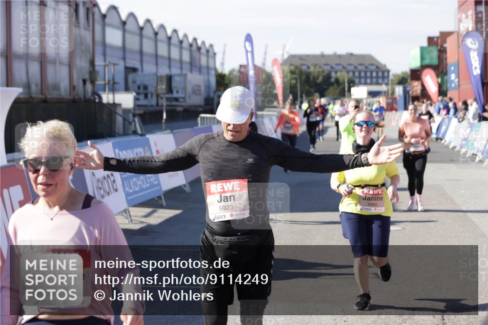 03.10.2025 - Köhlbrandbrückenlauf Jannik Wohlers http://msf.ph/oto/9114249 03.10.2025 13:32:12 Ziel 4443, 4985, 5155, 5238, 5246, 5247, 5248, 5354, 5820, 5921, 5922, 5923, 6126, 6146, 6287, 6304, 6460 meine-sportfotos.de