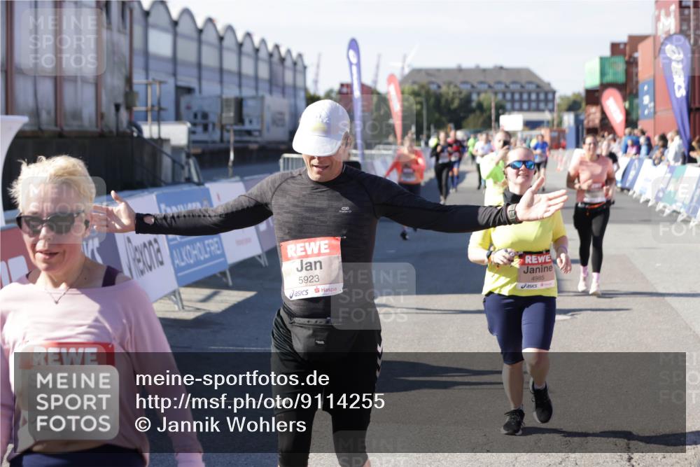 03.10.2025 - Köhlbrandbrückenlauf Jannik Wohlers http://msf.ph/oto/9114255 03.10.2025 13:32:12 Ziel 4443, 4985, 5155, 5238, 5246, 5247, 5248, 5354, 5820, 5921, 5922, 5923, 6126, 6146, 6287, 6304, 6460 meine-sportfotos.de