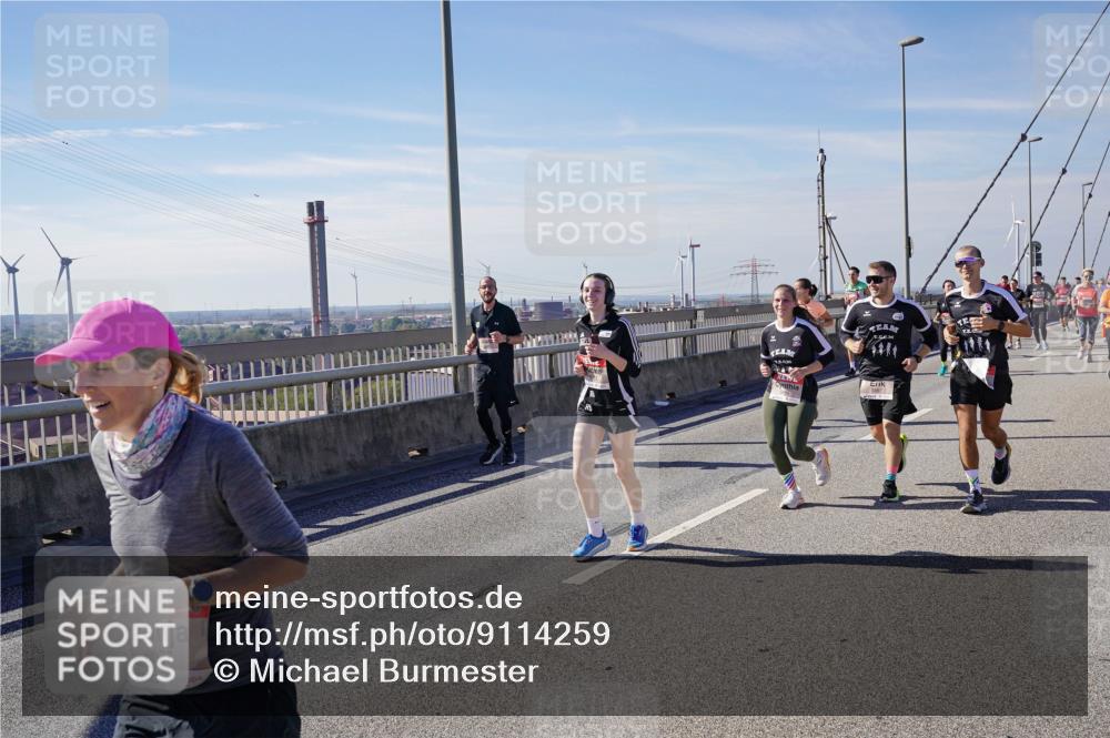 03.10.2025 - Köhlbrandbrückenlauf Michael Burmester http://msf.ph/oto/9114259 03.10.2025 12:55:51 Position 2 6027 meine-sportfotos.de