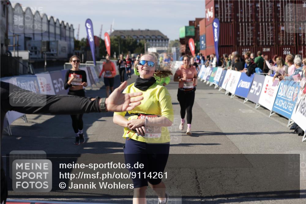 03.10.2025 - Köhlbrandbrückenlauf Jannik Wohlers http://msf.ph/oto/9114261 03.10.2025 13:32:14 Ziel 4443, 4578, 4985, 5155, 5238, 5246, 5247, 5248, 5354, 5820, 5921, 5922, 5923, 6146, 6287, 6304, 6460 meine-sportfotos.de