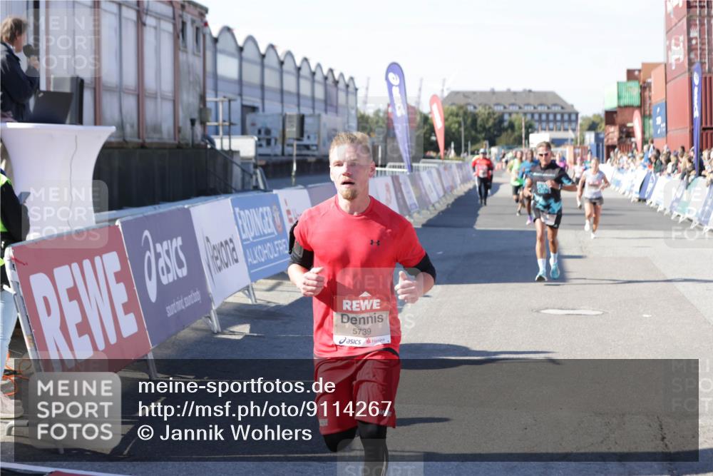 03.10.2025 - Köhlbrandbrückenlauf Jannik Wohlers http://msf.ph/oto/9114267 03.10.2025 13:01:50 Ziel 4162, 4206, 4257, 4258, 5671, 5692, 5718, 5739 meine-sportfotos.de